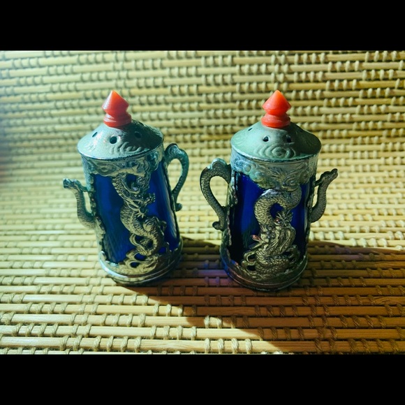Vintage Cobalt Blue Glass Silver Dragon Shakers Occupied Japan - Picture 11 of 16